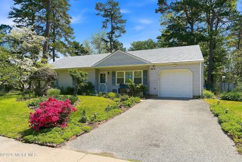 1163 Manor Drive Lakewood NJ 08701