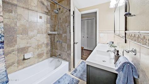 31 Briarwood Avenue Keansburg NJ 07734
