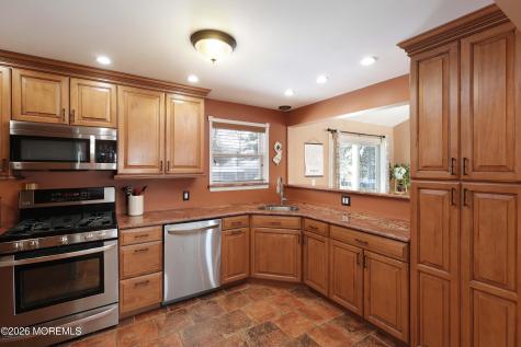 9 Center Place Toms River NJ 08753