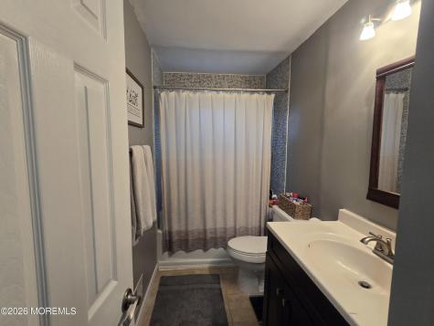 5 Stratton Place Middletown NJ 07748