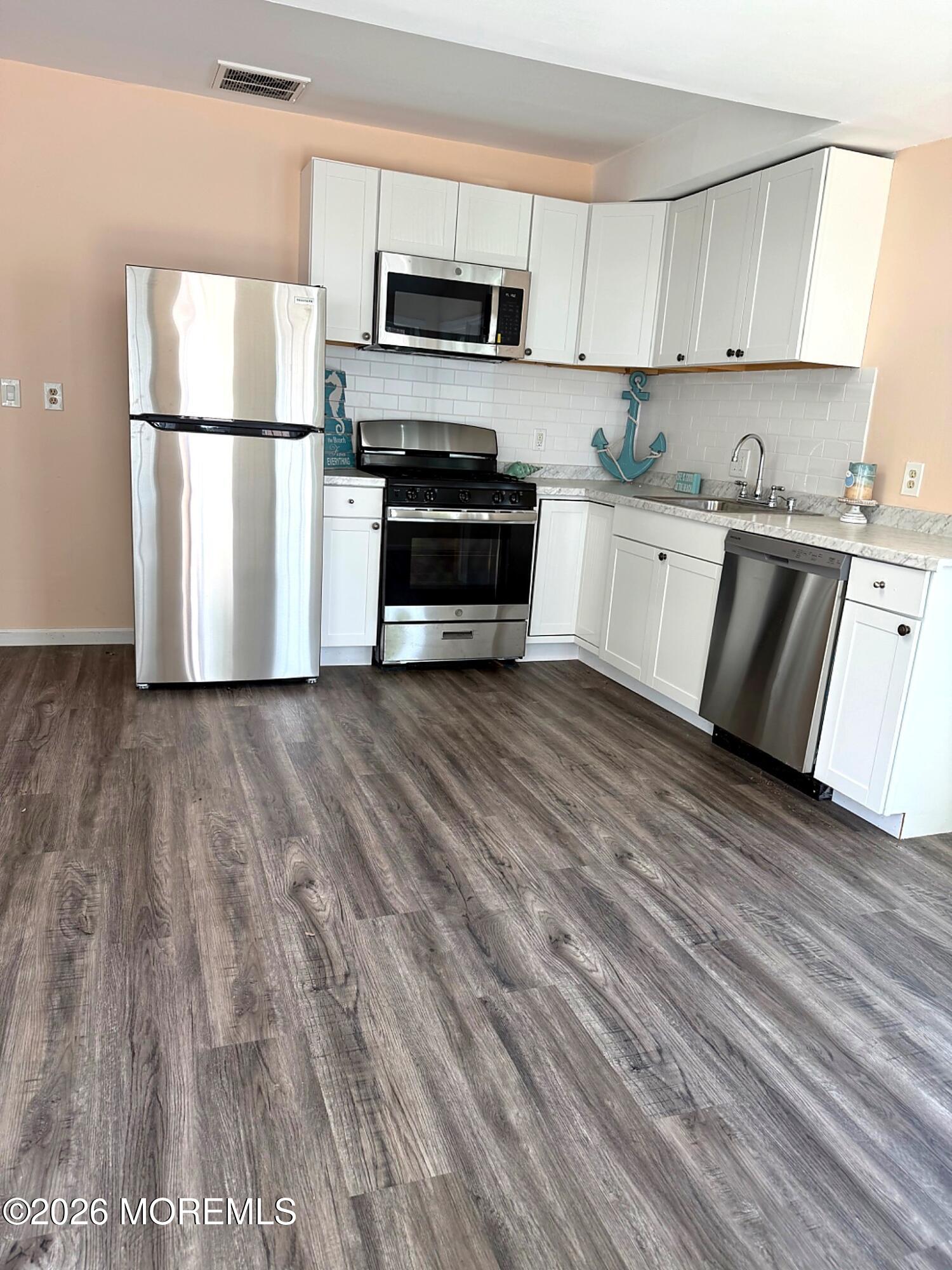 22 Seaside Place Keansburg NJ 07734