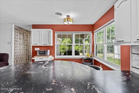 18 Banbury Avenue Manchester NJ 08759