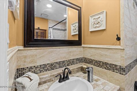18 Banbury Avenue Manchester NJ 08759