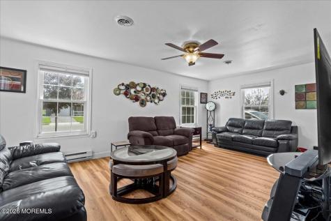 18 Banbury Avenue Manchester NJ 08759