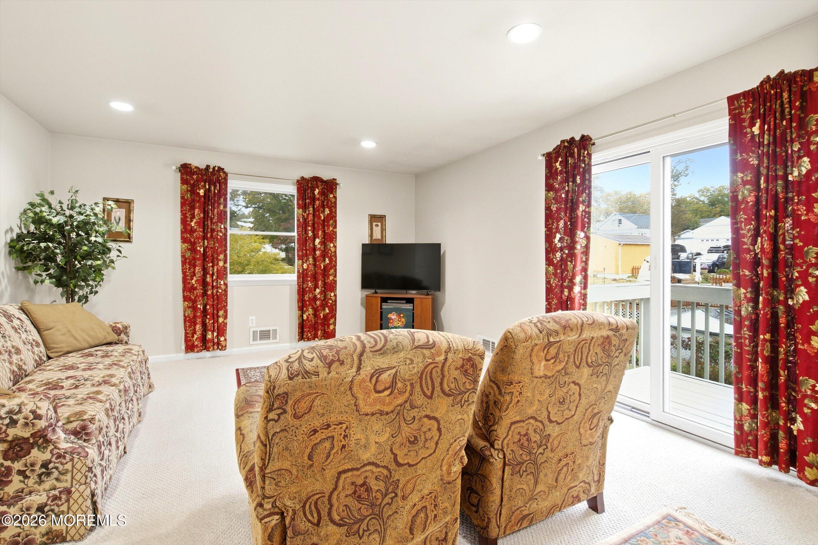428 Tiller Avenue Beachwood NJ 08722