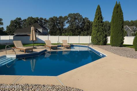 10 Etty Court Manchester NJ 08759