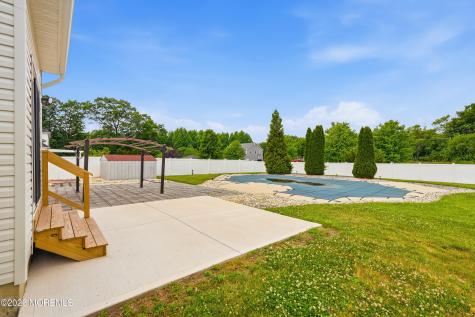 10 Etty Court Manchester NJ 08759