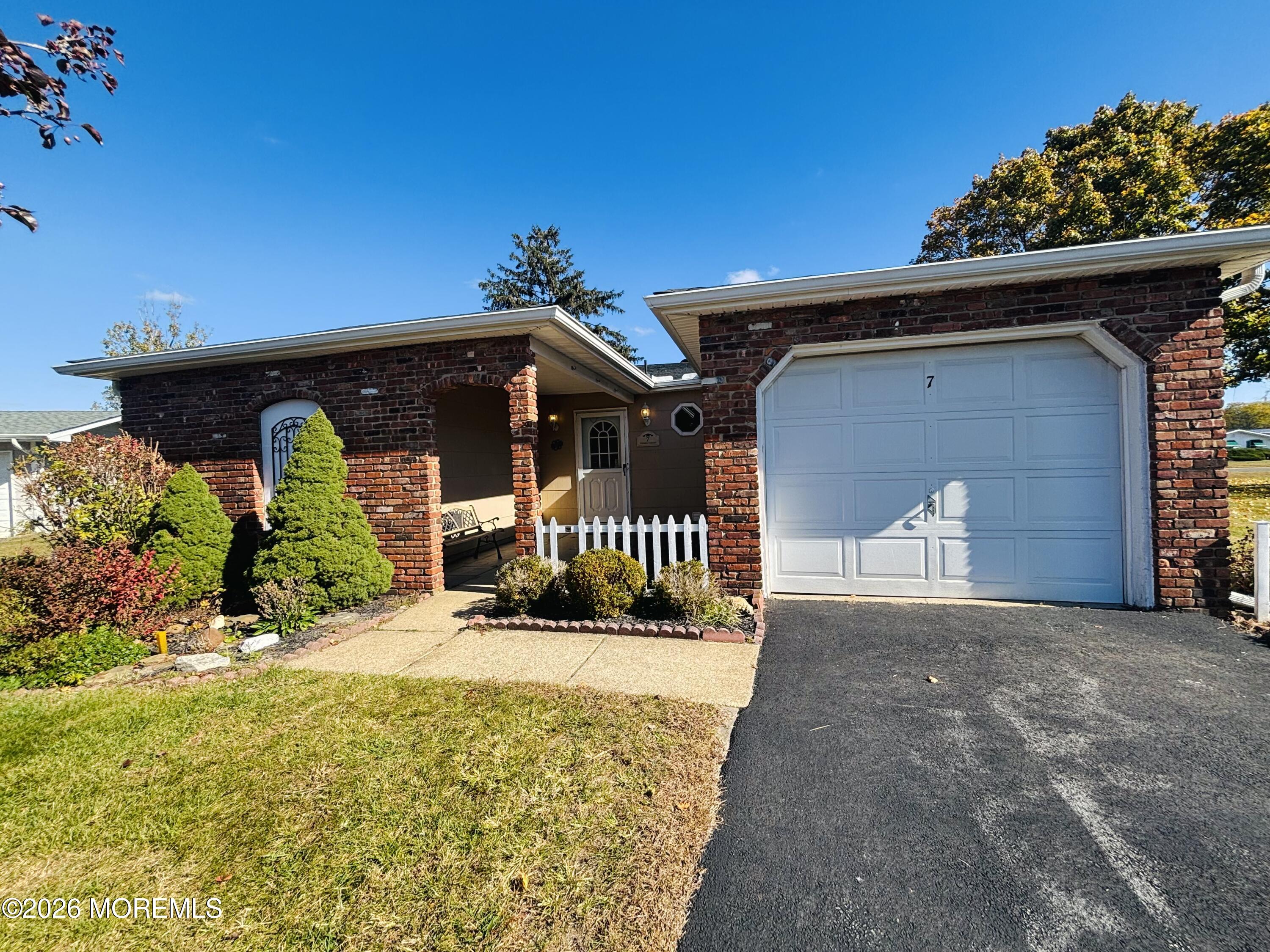 7 Thomas Court Brick NJ 08724