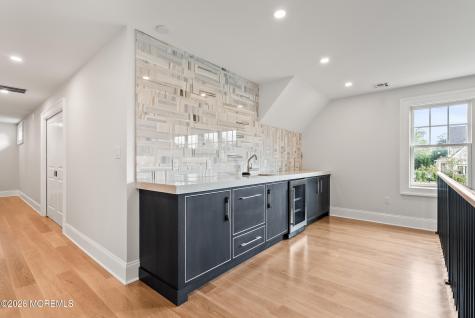 8 Buchhop Lane Red Bank NJ 07701