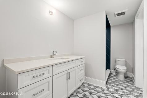 8 Buchhop Lane Red Bank NJ 07701