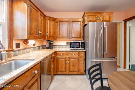75 Lakeview Drive Allentown NJ 08501