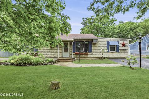 1410 Jeffrey Street Lakewood NJ 08701