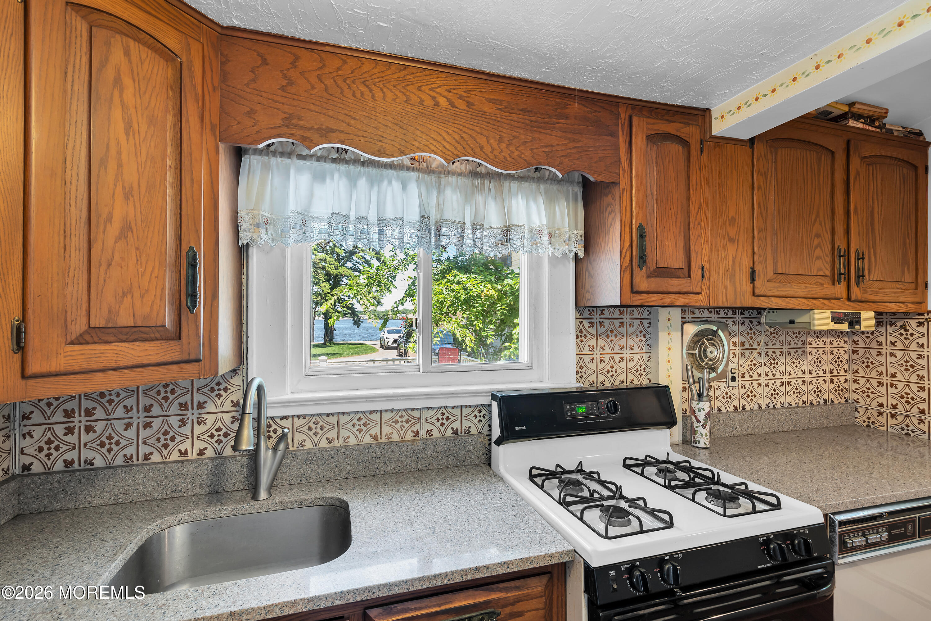 906 Lincoln Avenue Pine Beach NJ 08741