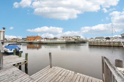 927 Beach Haven West Boulevard Manahawkin NJ 08050