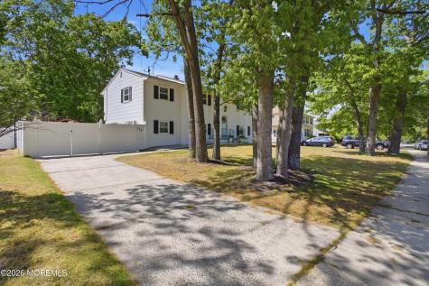 111 Oak Ridge Parkway Toms River NJ 08755