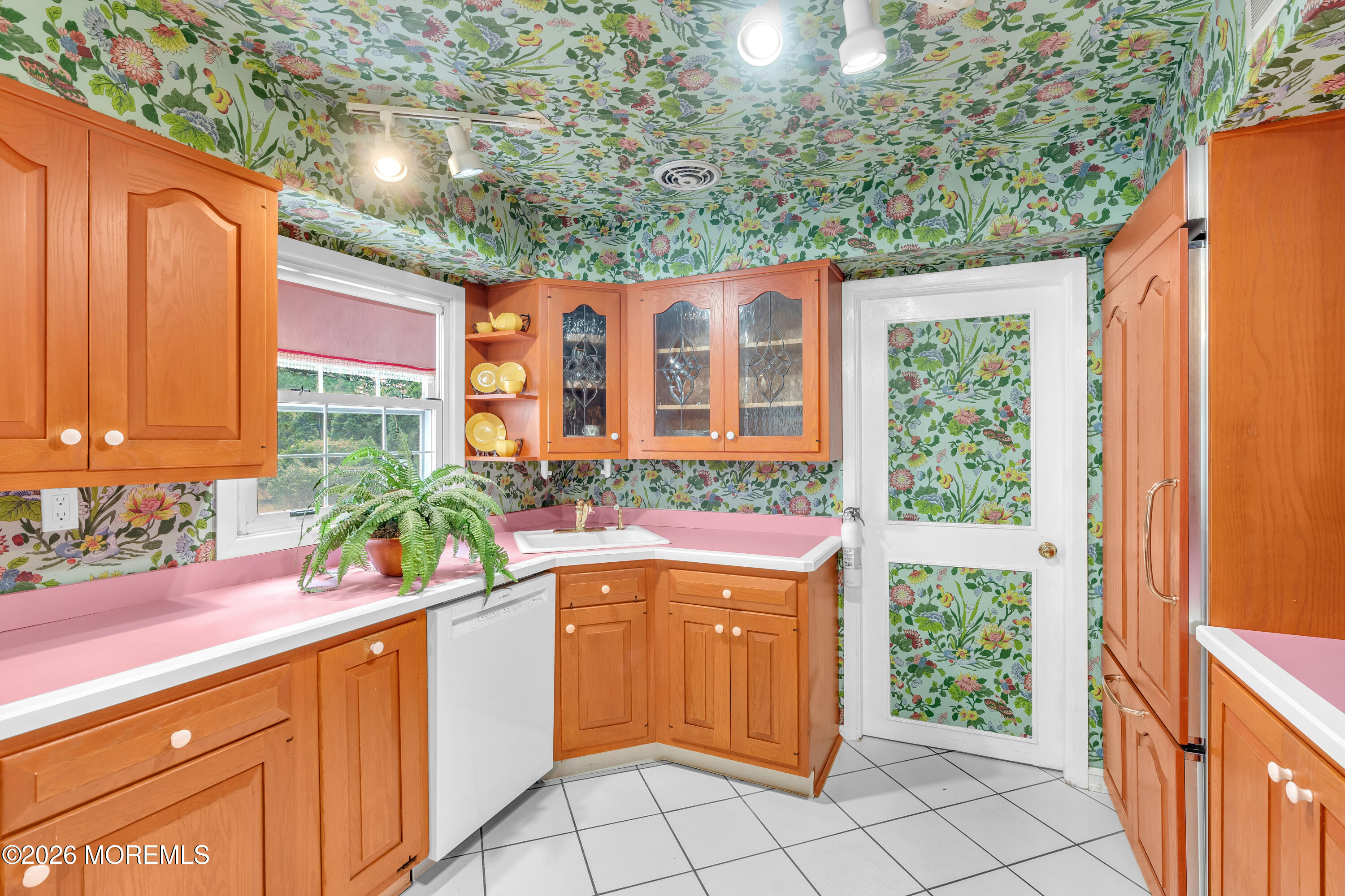 8 Avalon Lane Aberdeen NJ 07747
