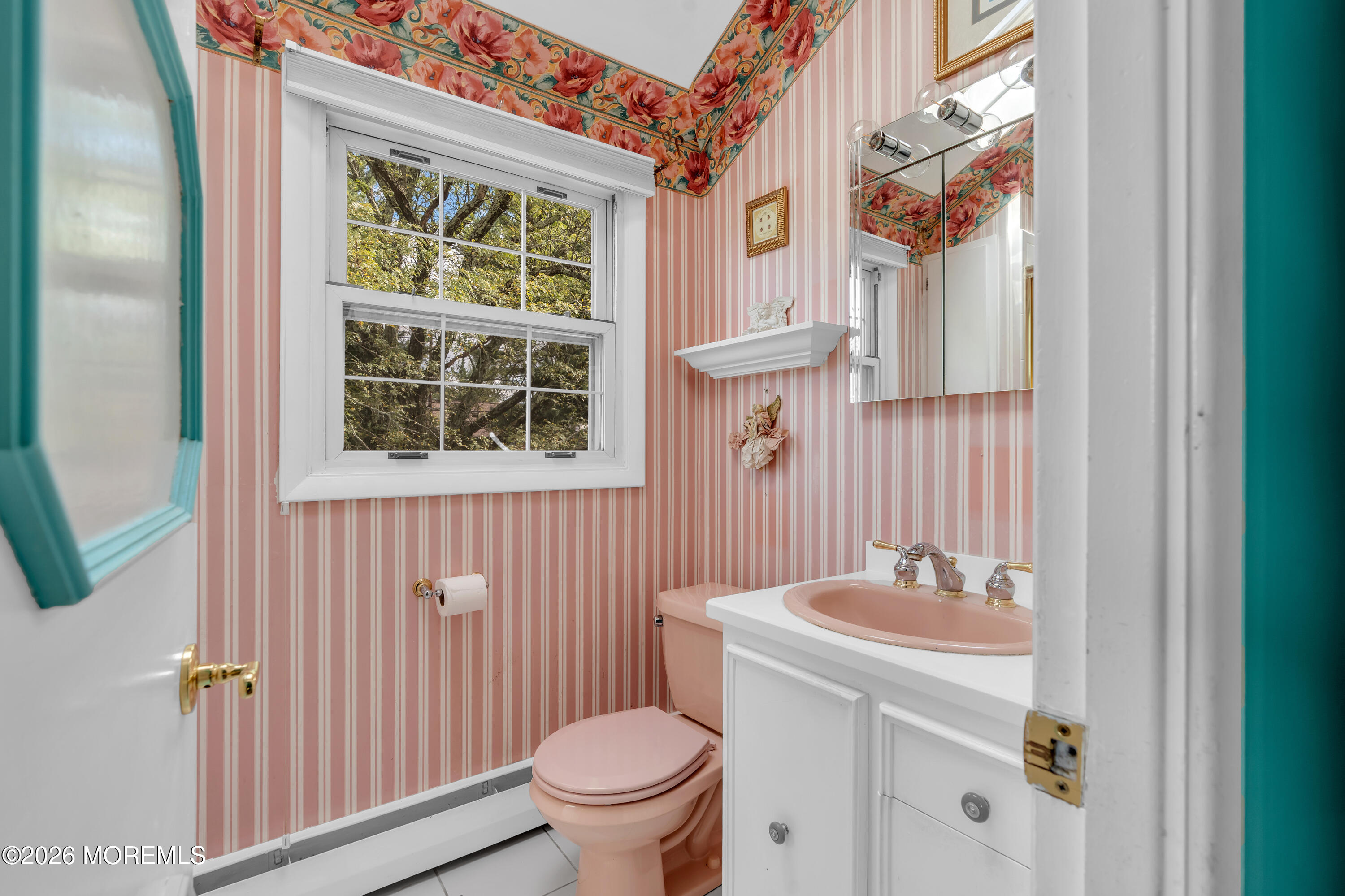 8 Avalon Lane Aberdeen NJ 07747
