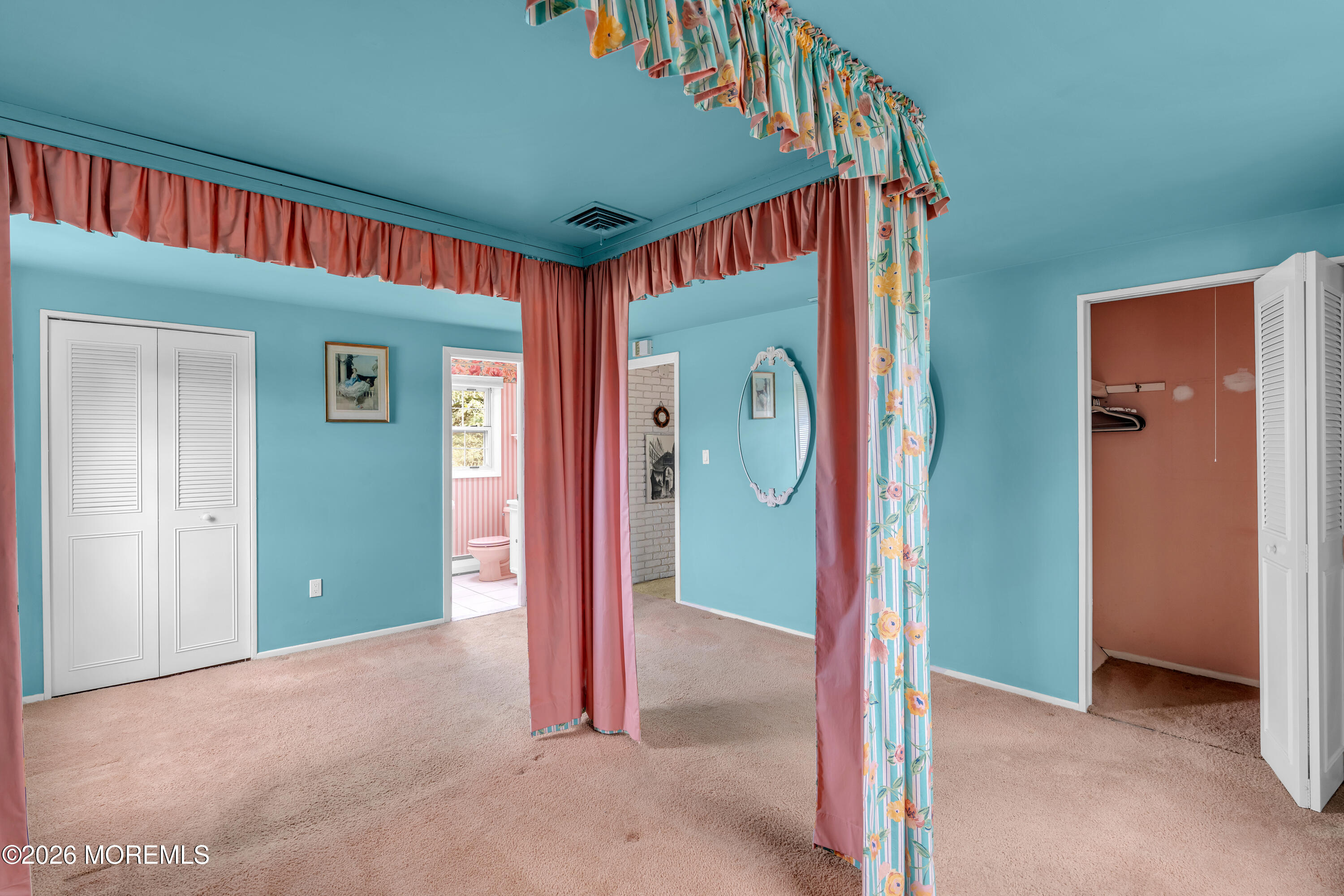 8 Avalon Lane Aberdeen NJ 07747