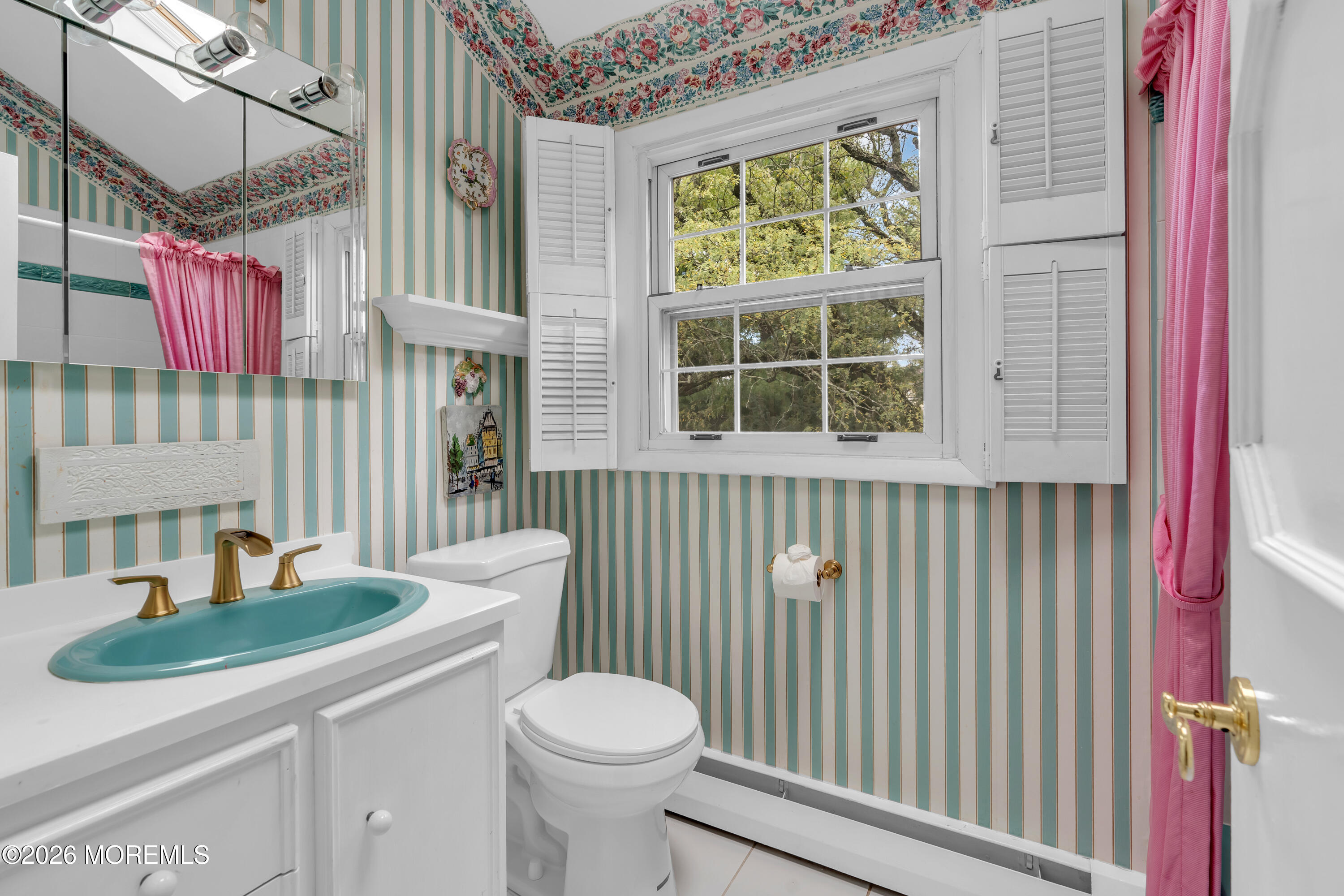 8 Avalon Lane Aberdeen NJ 07747