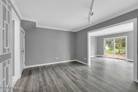 8 Avalon Lane Aberdeen NJ 07747