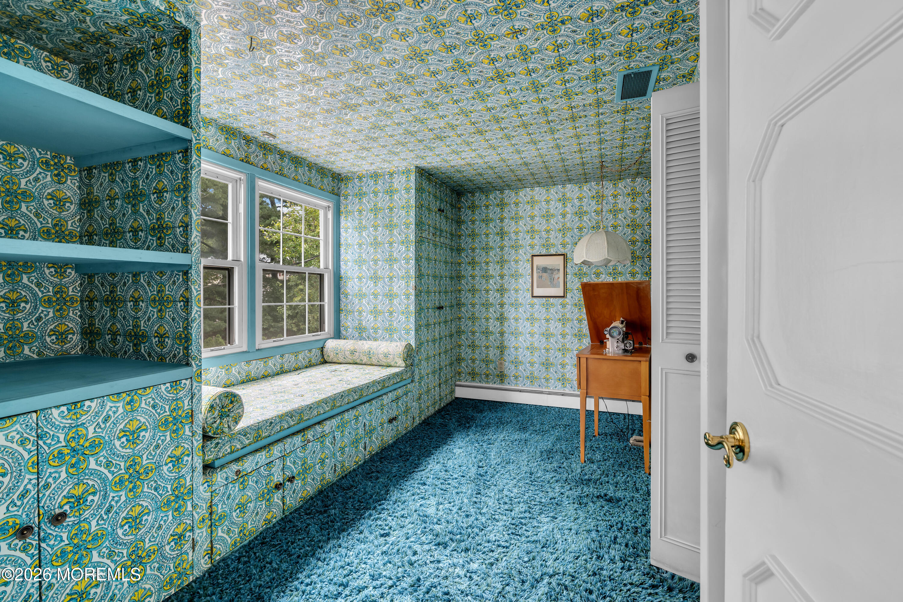 8 Avalon Lane Aberdeen NJ 07747