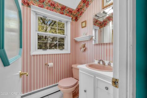 8 Avalon Lane Aberdeen NJ 07747