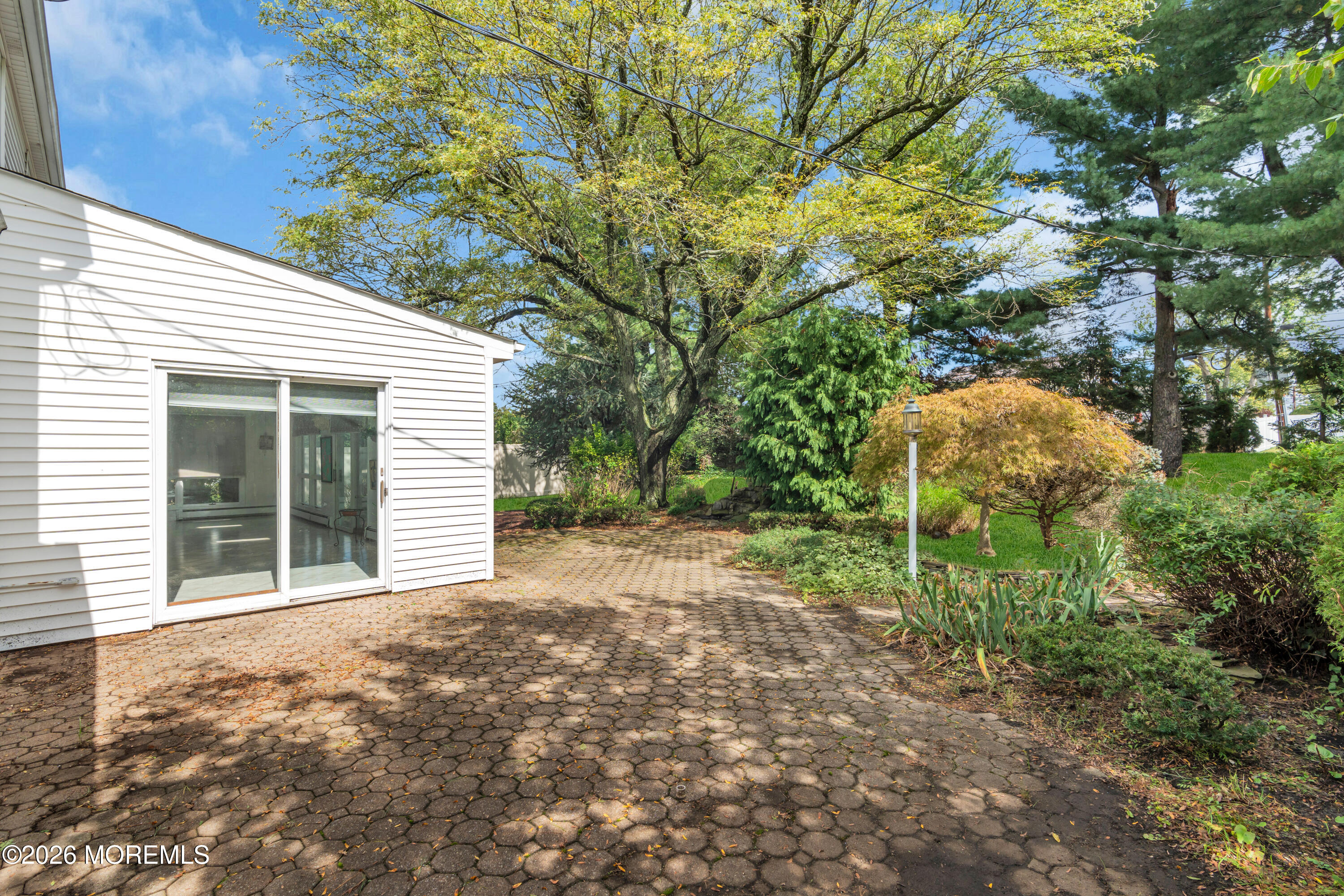 8 Avalon Lane Aberdeen NJ 07747