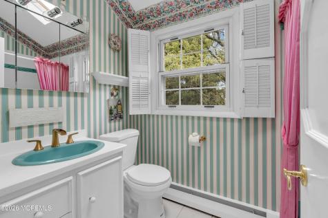 8 Avalon Lane Aberdeen NJ 07747