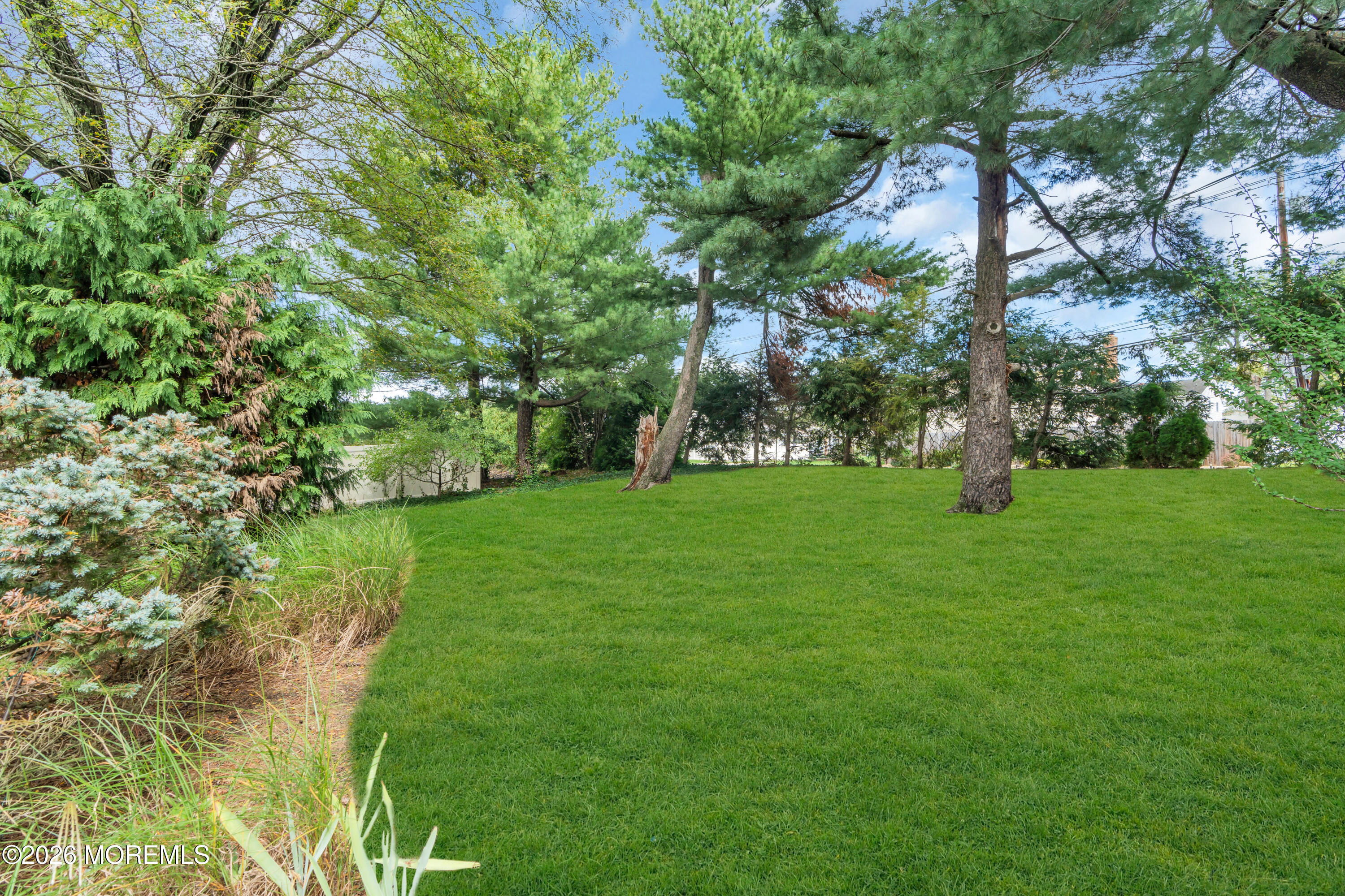 8 Avalon Lane Aberdeen NJ 07747