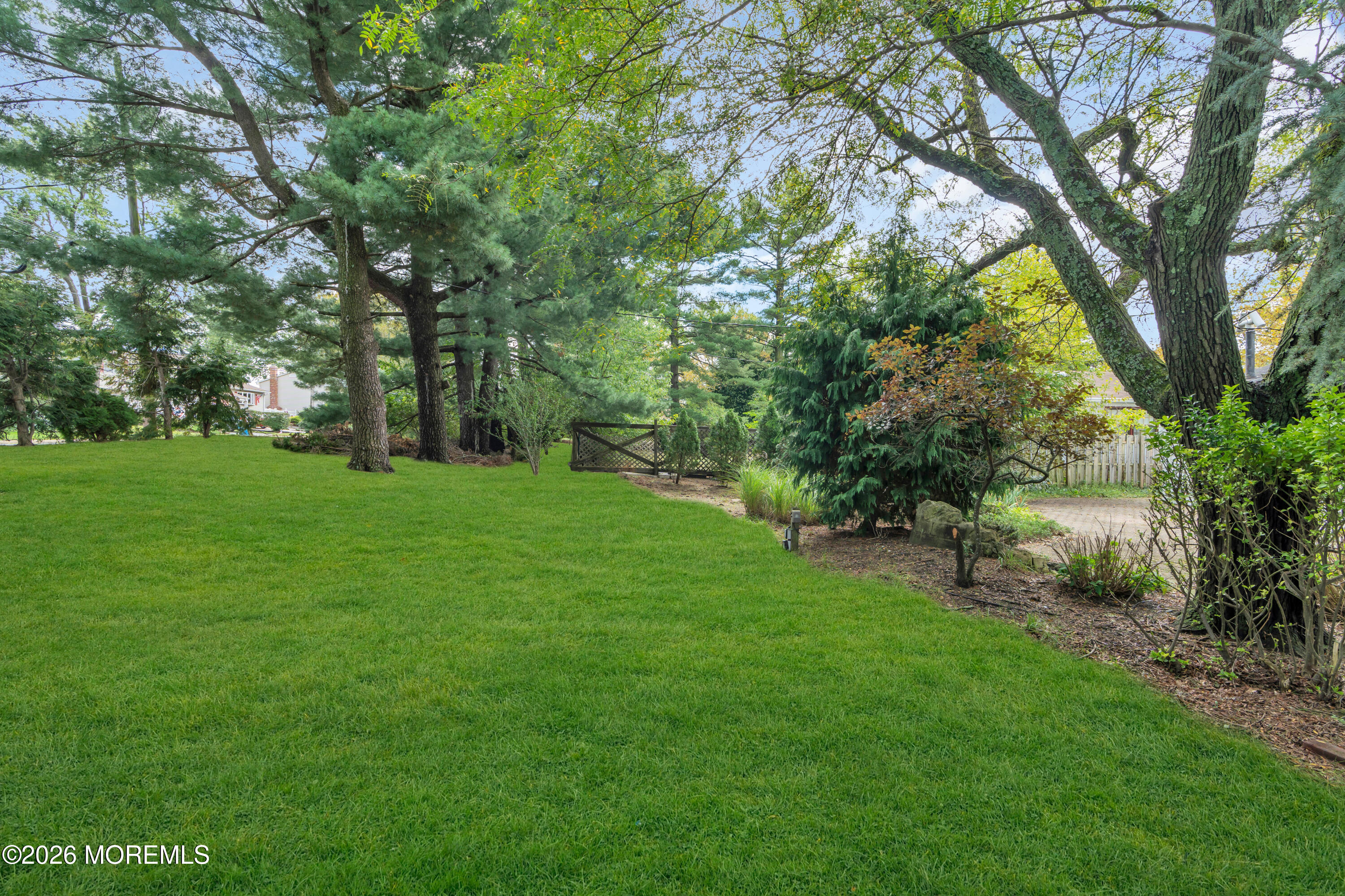 8 Avalon Lane Aberdeen NJ 07747