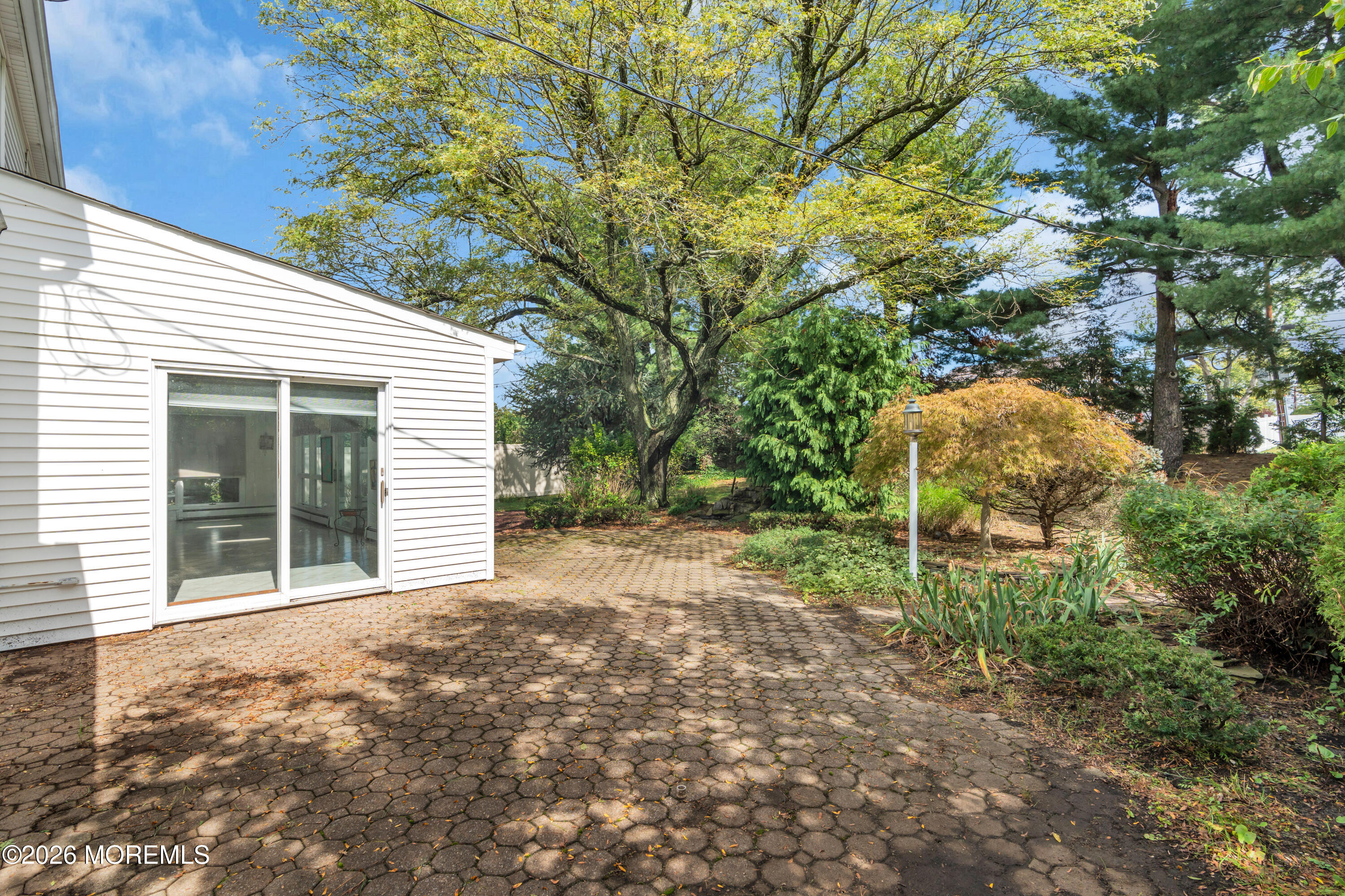 8 Avalon Lane Aberdeen NJ 07747