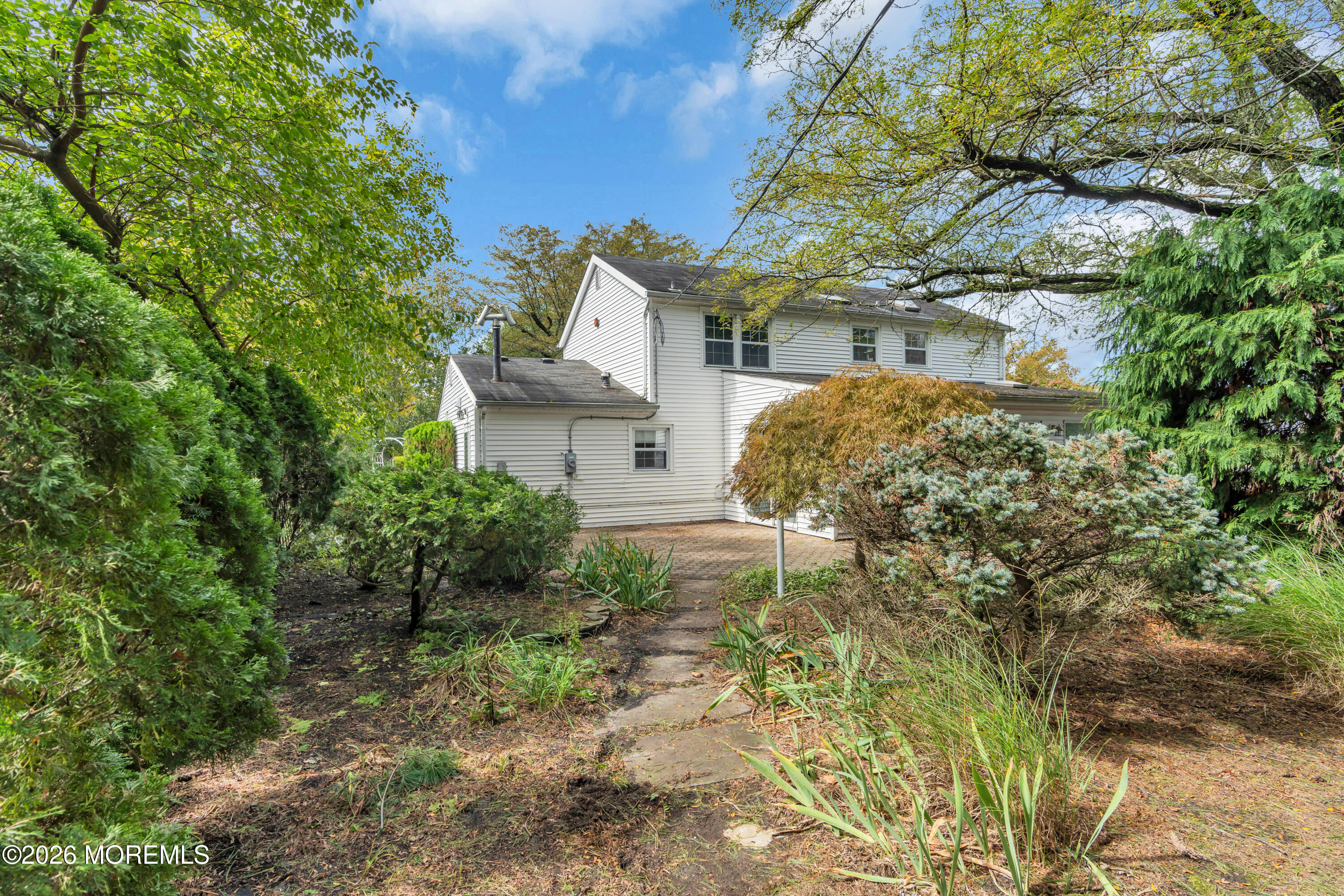 8 Avalon Lane Aberdeen NJ 07747