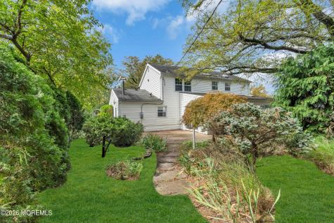 8 Avalon Lane Aberdeen NJ 07747