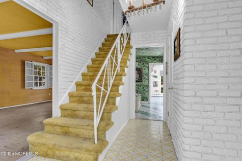 8 Avalon Lane Aberdeen NJ 07747