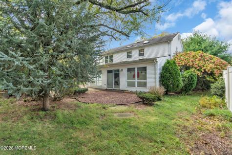 8 Avalon Lane Aberdeen NJ 07747
