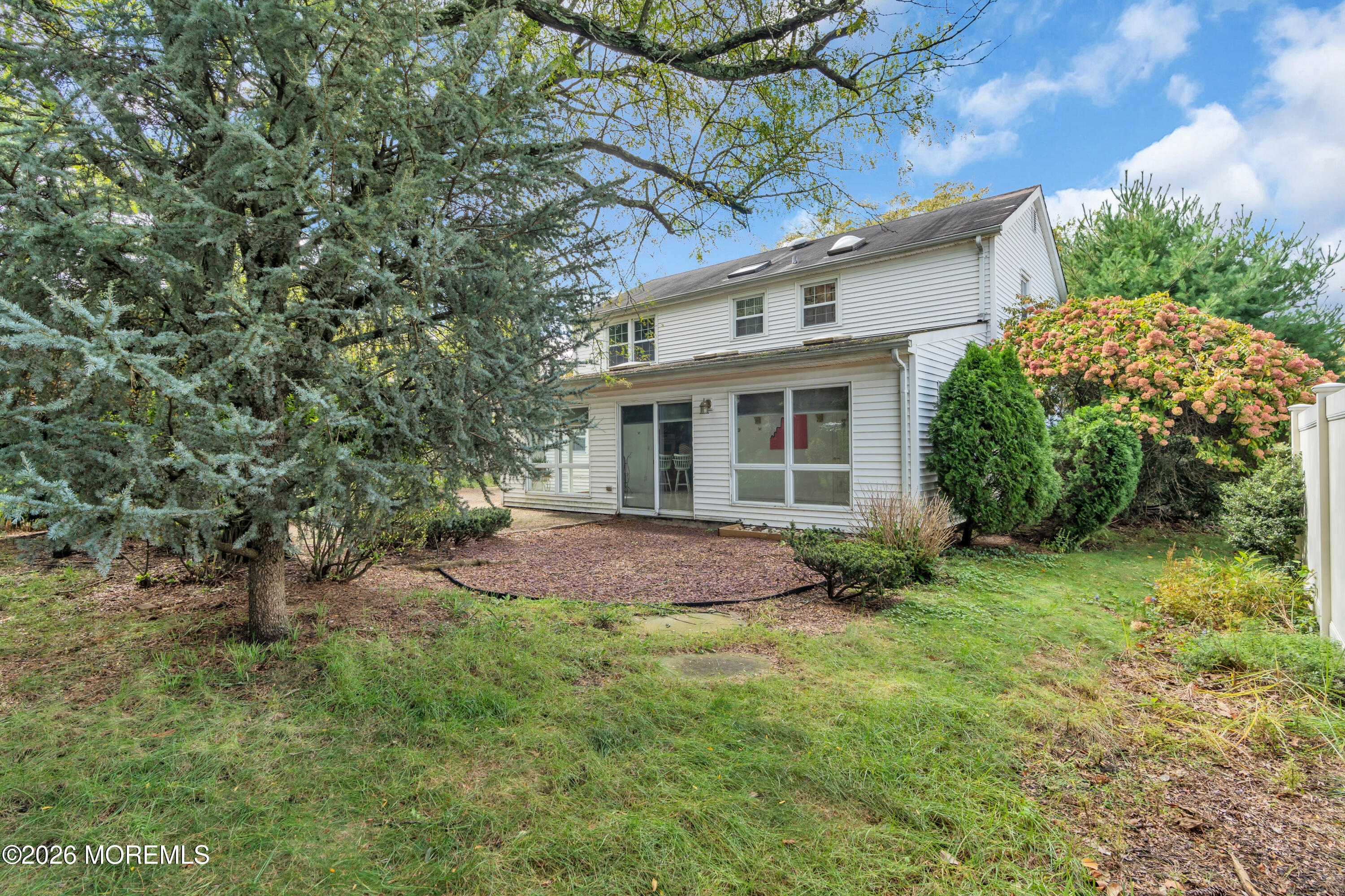 8 Avalon Lane Aberdeen NJ 07747