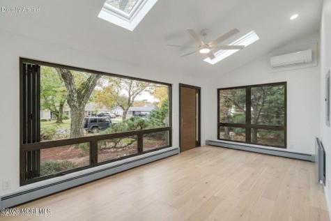 8 Avalon Lane Aberdeen NJ 07747