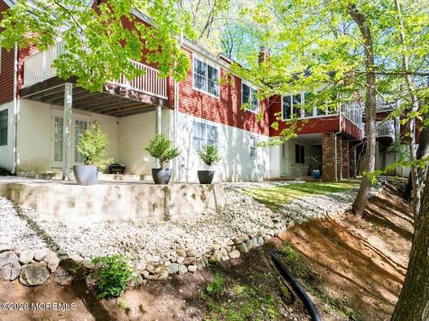6 Twin Brooks Court Holmdel NJ 07733