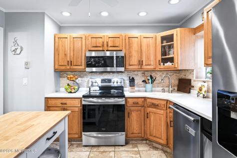 16 10th Avenue Monroe NJ 08831