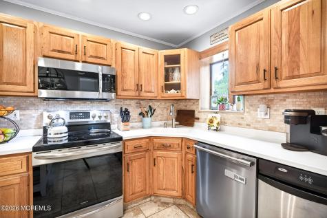 16 10th Avenue Monroe NJ 08831