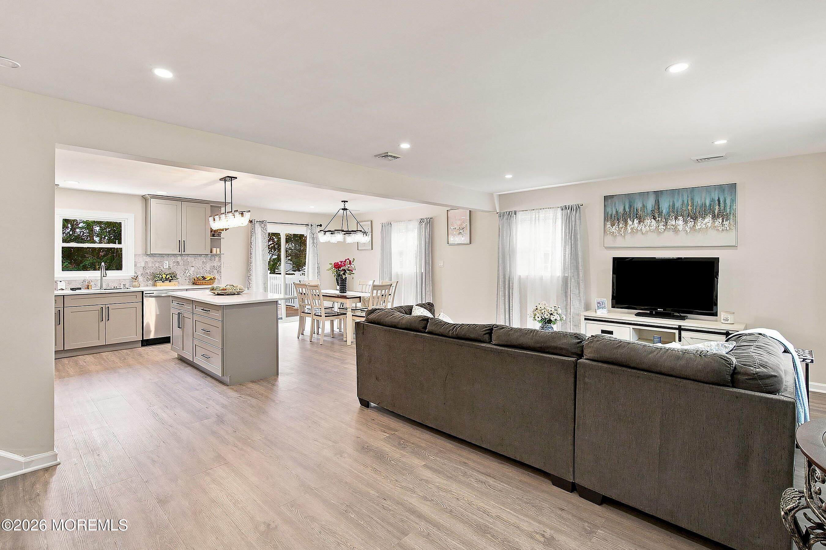 13 Glencourt Avenue Edison NJ 08837