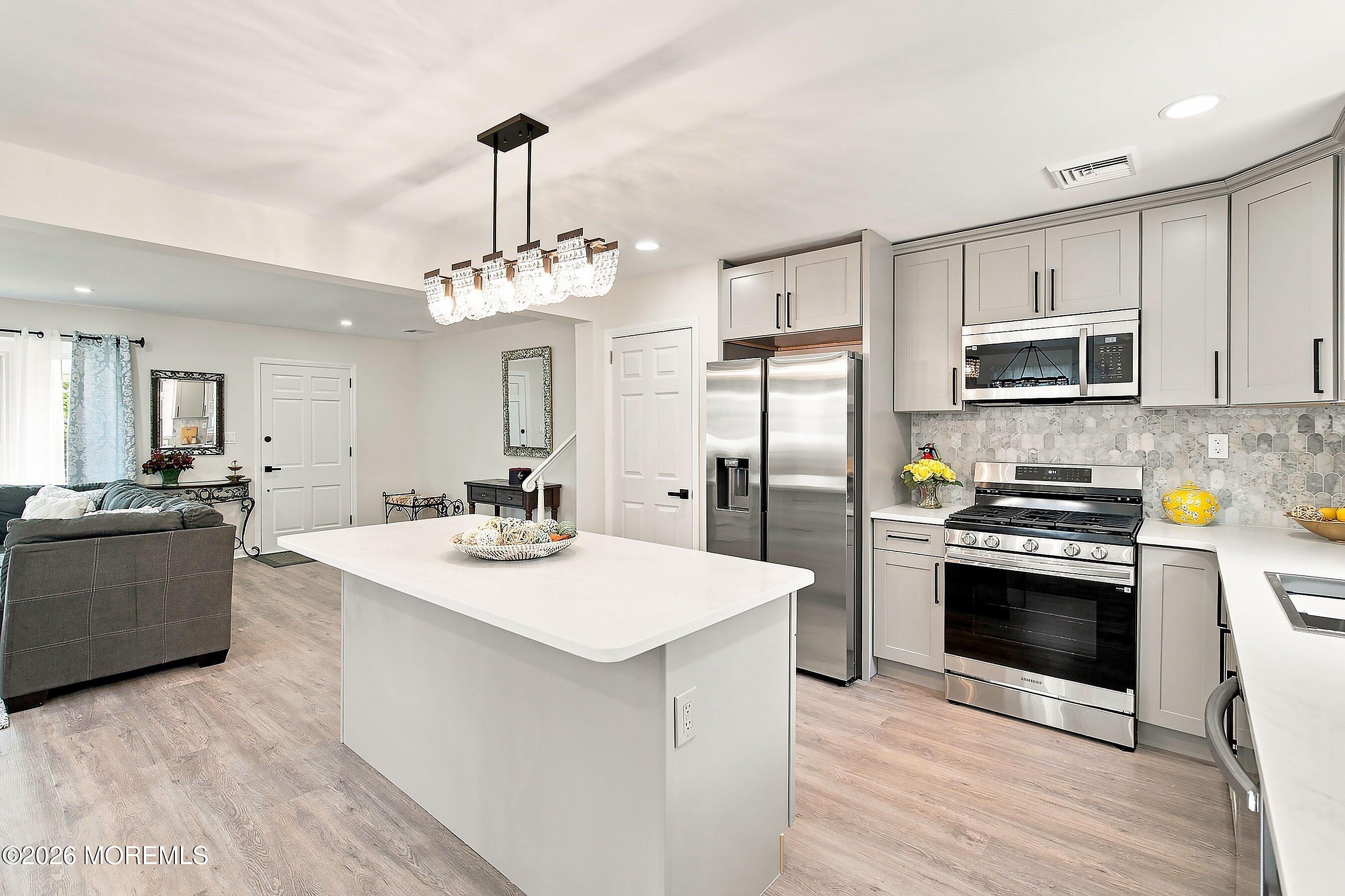 13 Glencourt Avenue Edison NJ 08837