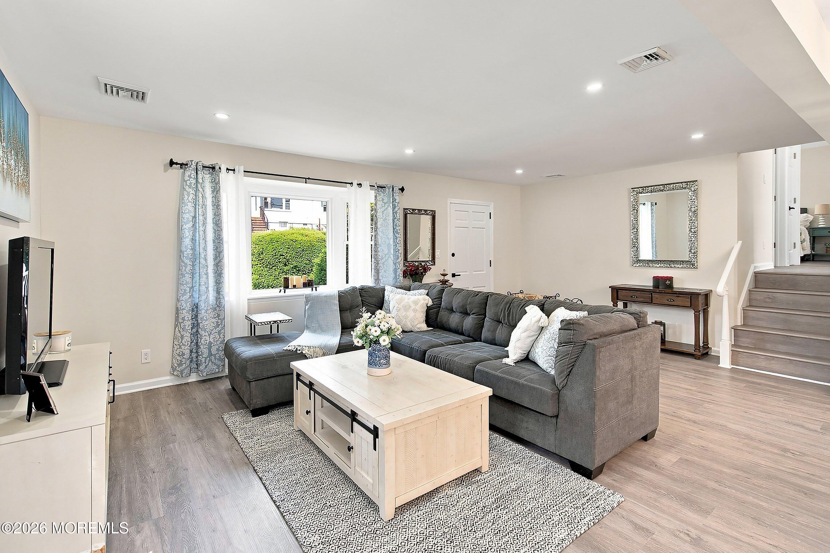 13 Glencourt Avenue Edison NJ 08837
