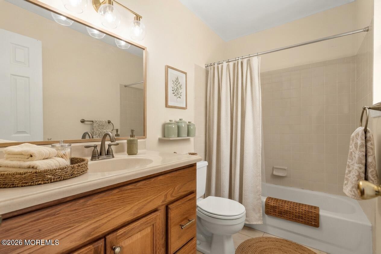 25 Society Hill Way Tinton Falls NJ 07724