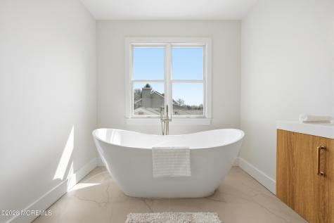 139 Mermaid Drive Manahawkin NJ 08050