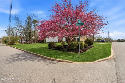 139 Mermaid Drive Manahawkin NJ 08050