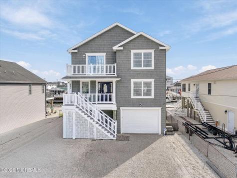 7 W Navasink Drive Little Egg Harbor NJ 08087