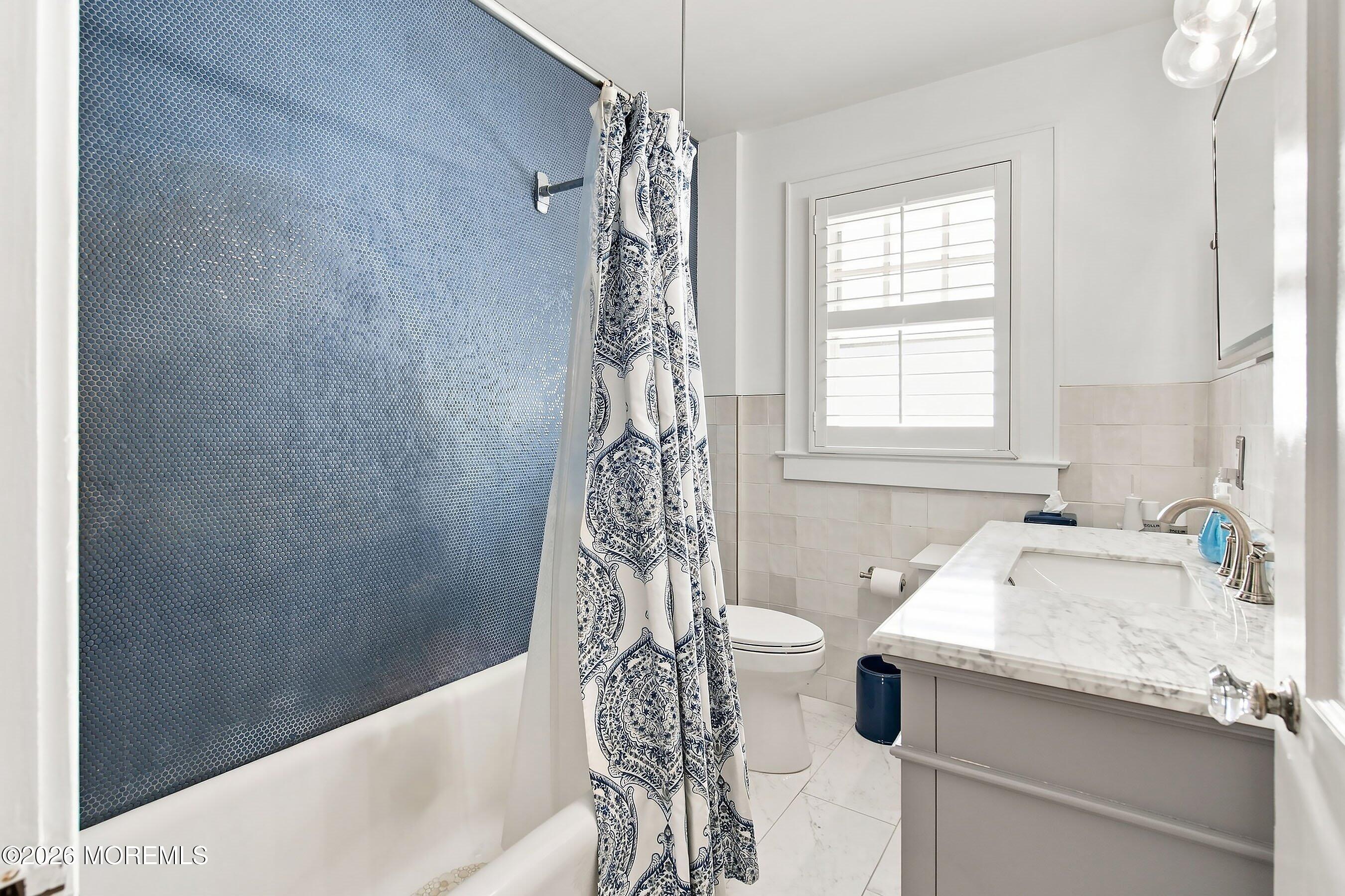 374 Conover Place Red Bank NJ 07701