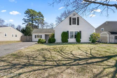 4 Winsted Drive Howell NJ 07731