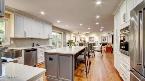 46 Thomas Drive Manalapan NJ 07726